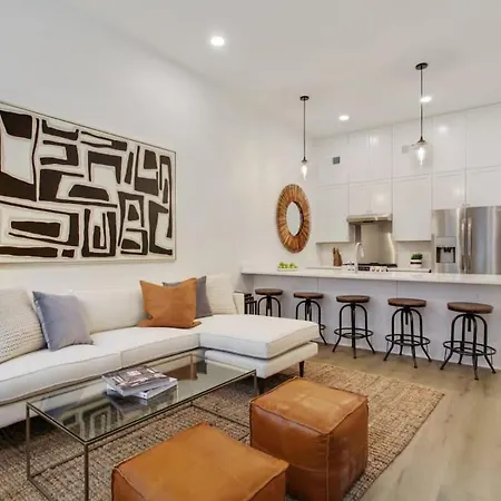 Modern Cbd With Near French Quarter