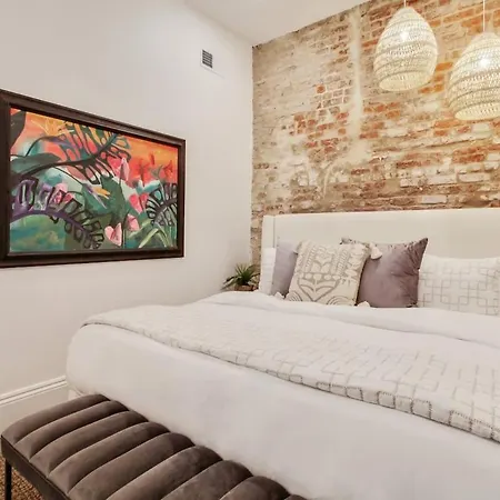 Modern Cbd With Near French Quarter *