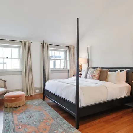 Historic Restored Near To Downtown Holiday home New Orleans