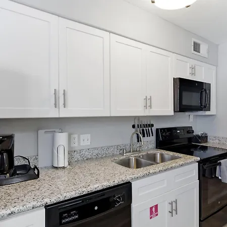 Aparthotel Frenchmen 2br Escape W Free Parking & Hot Tub New Orleans
