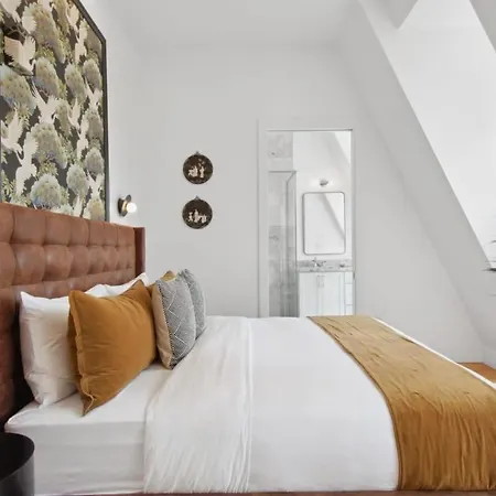 Hotel Two Expansive Near French Quarter New Orleans
