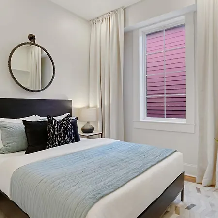 Luxe 19br Combo & Private Backyard With Pool *
