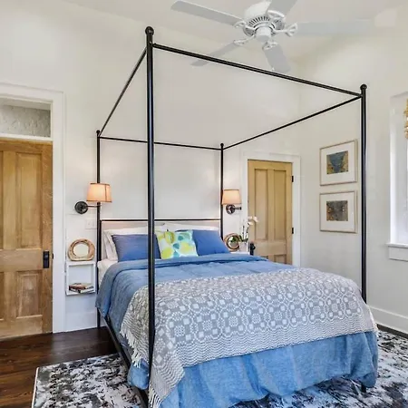 Contemporary Designer Near French Quarter