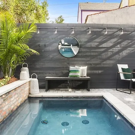 Holiday home Spacious Mid-century Oasis With Heated Pool