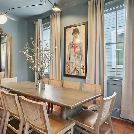 Designer On Magazine Pool And * New Orleans