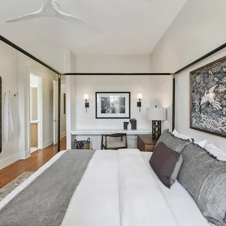 Holiday home New Luxury Heated Pool & New Orleans
