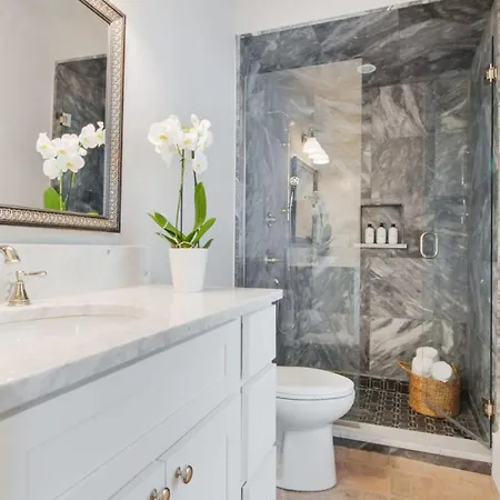 Historic Restored Near To Downtown Holiday home New Orleans