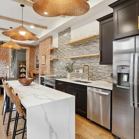 10 Bed & 10 Bath Luxury Cbd - Private Pool Holiday home New Orleans