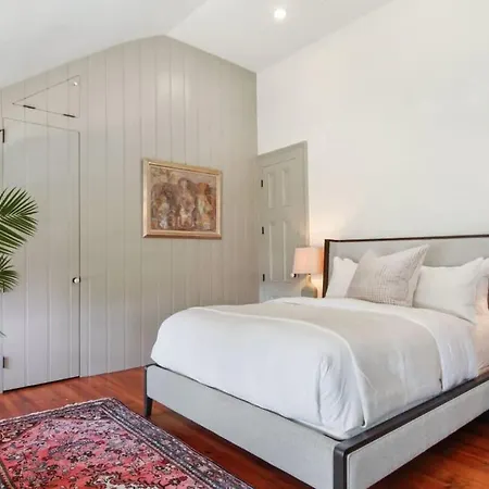 Holiday home Historic Restored Near To Downtown