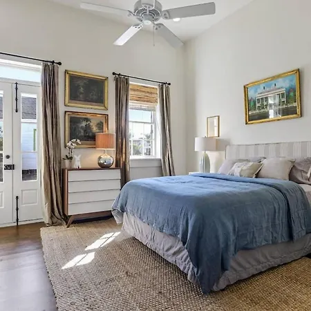 Holiday home Contemporary Designer Near French Quarter