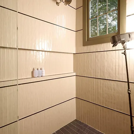 Luxury On Magazine Shared Heated Pool & Holiday home