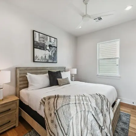 Elegant Stylish With Hot Tub & Pergola Holiday home