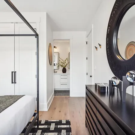 Bywater Retreat With Heated Pool And Roof Deck Holiday home