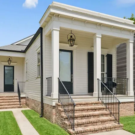 Holiday home Relaxing With Heated Pool & New Orleans