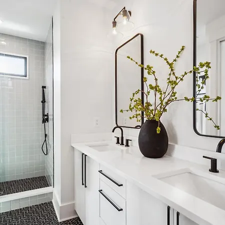 Bywater Retreat With Heated Pool And Roof Deck Holiday home