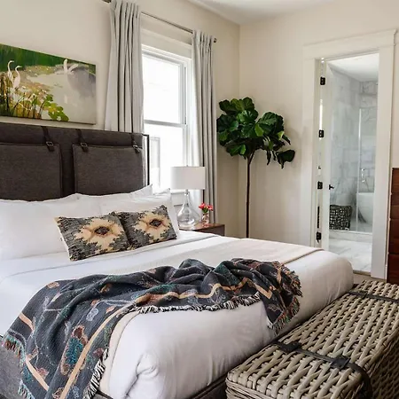 New Private With Pool And Near Fq