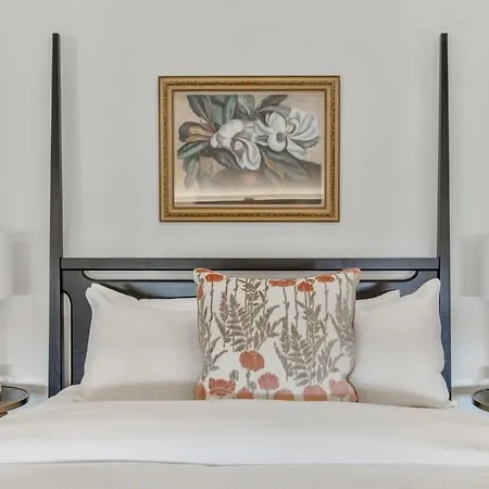 Holiday home Elegant Cbd With Courtyard & Balcony