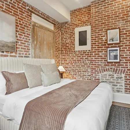10 Bed & 10 Bath Luxury Cbd - Private Pool Holiday home New Orleans
