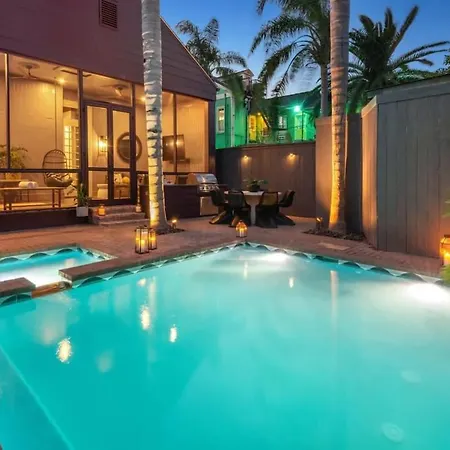 5 Bedroom Designer On Magazine Pool & *