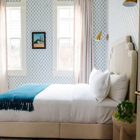 Luxury French Quarter & Heated Pool *