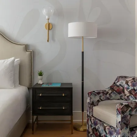 The Monarch Hotel, Hq Collection Hotel
