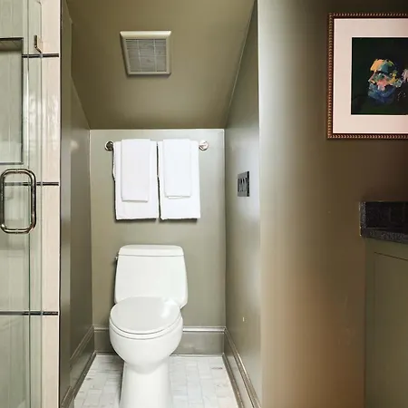 Remodeled Magazine Oasis Shared Heated Pool&spa