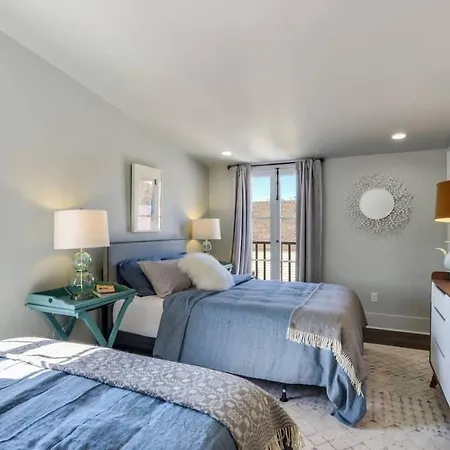 Holiday home Contemporary Designer Near French Quarter *