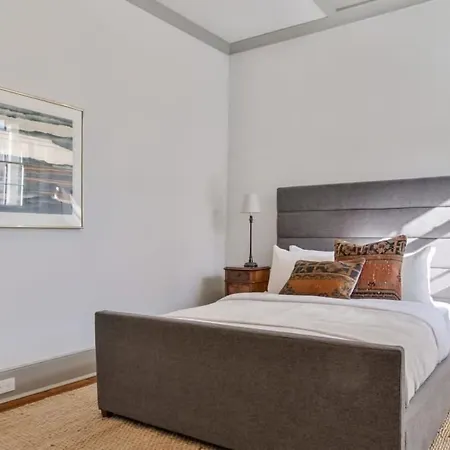 Holiday home Elegant Cbd With Courtyard & Balcony New Orleans