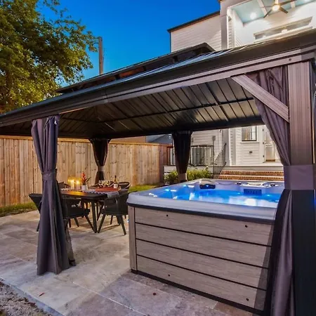 Stylish Modern With Hot Tub & Pergola * New Orleans