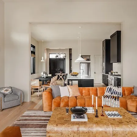 Luxury New Heated Pool And Holiday home *