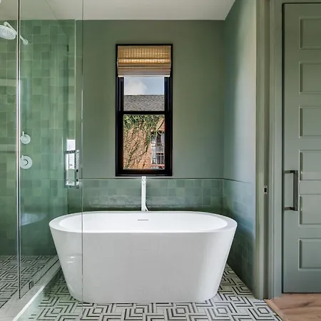 Chic Nola Heated Pool & Holiday home New Orleans