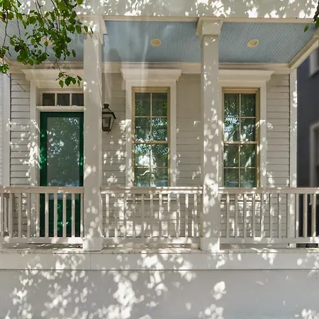 Retreat Near Frenchmen Heated Private Pool