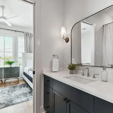 Holiday home Elegant Stylish With Hot Tub & Pergola New Orleans