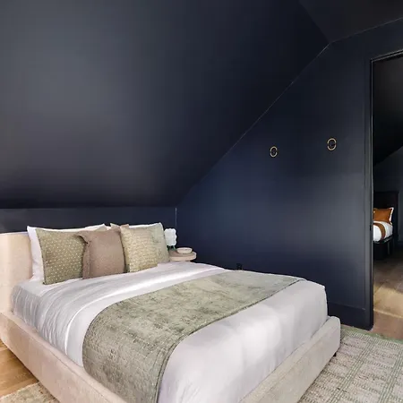 Modern New Homes Heated Pools And Spas Holiday home