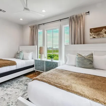 Elegant Stylish With Hot Tub & Pergola Holiday home New Orleans
