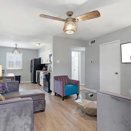 Frenchmen St 2br Hideaway W Pool & Hot Tub 3* New Orleans
