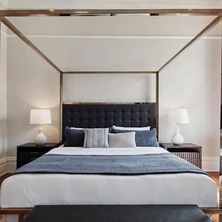 Opulent Expansive Unit Heated Pool And Bed & Breakfast 4*