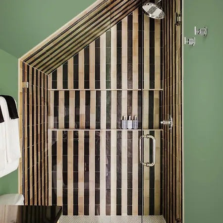Modern New Homes Heated Pools And Spas New Orleans