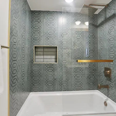 Holiday home 10 Bed & 10 Bath Luxury Cbd - Private Pool