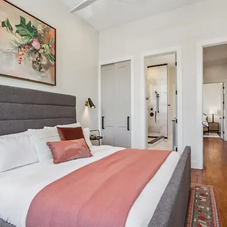 Designer 10-bedroom Compound Heated Pools & Hot Tubs * New Orleans