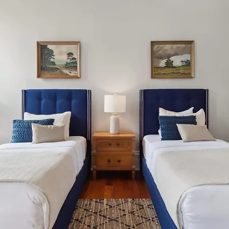 Bed & Breakfast Opulent Expansive Unit Heated Pool And 4*