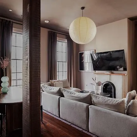 Remodeled Magazine Oasis Shared Heated Pool&spa Holiday home
