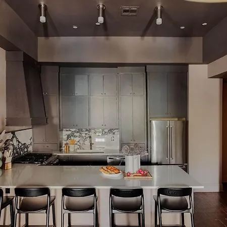 Luxury On Magazine Shared Heated Pool & * New Orleans