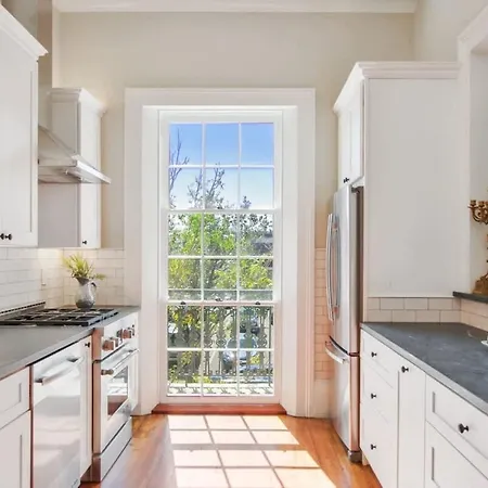 Historic Cbd Townhomes With Courtyard Holiday home