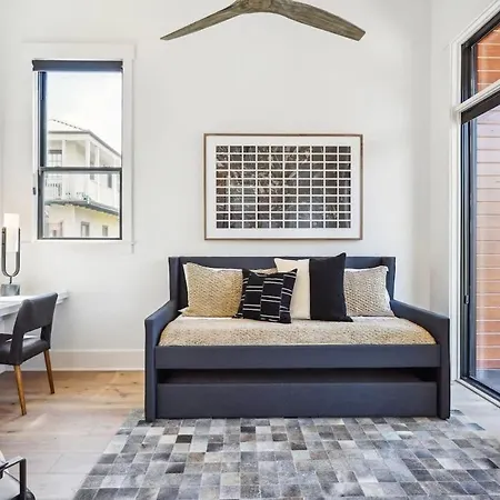 Peaceful Bywater With Heated Pool Quiet