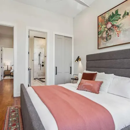Designer 10-bedroom Compound Heated Pools & Hot Tubs Holiday home New Orleans