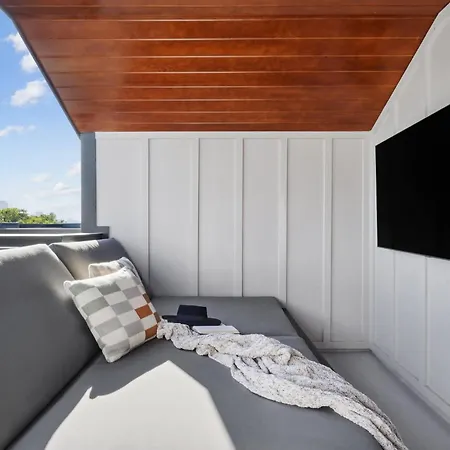 Bywater Retreat With Heated Pool And Roof Deck *
