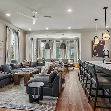 7br & Pool Access Near Cbd