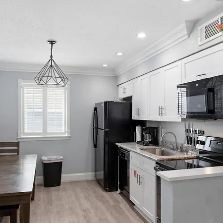 Aparthotel Frenchmen 1br Escape W Pool & Hot Tub Access New Orleans