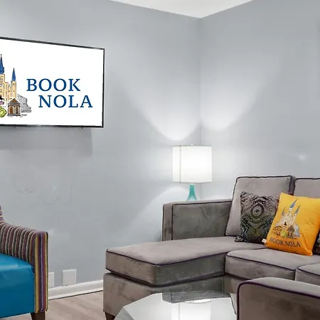 Chic 1br Retreat On Frenchmen Street W Pool 3* New Orleans